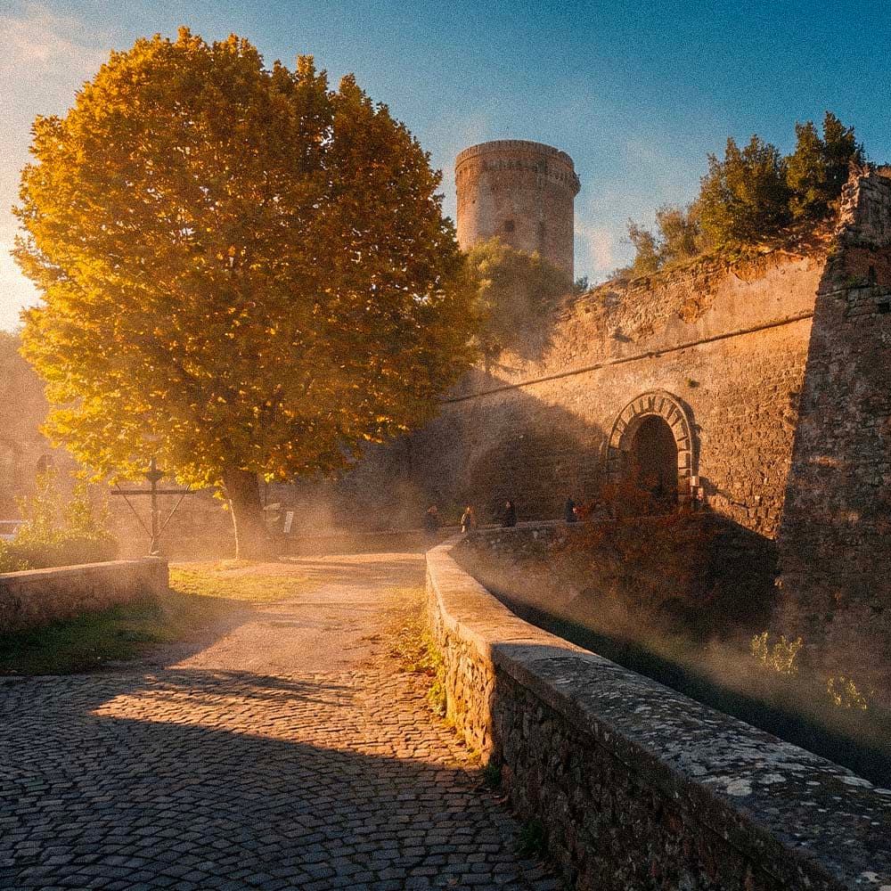 Porta Borgiana e mura storiche di Nepi